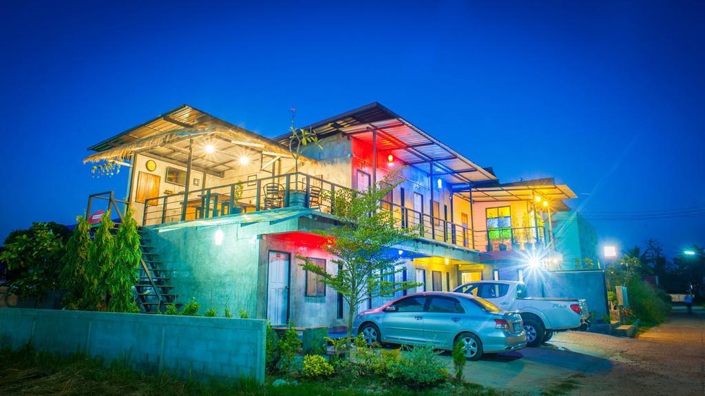 Baantung Homestay Мукдахан Экстерьер фото