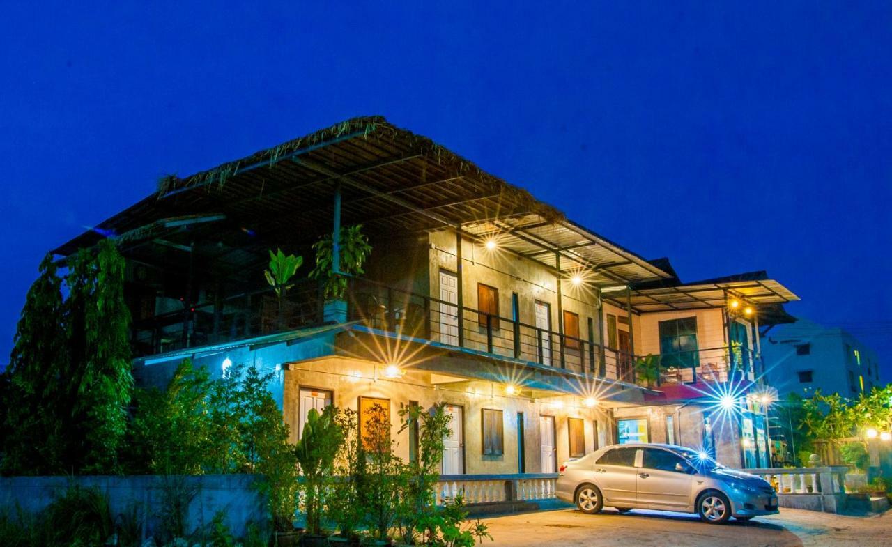 Baantung Homestay Мукдахан Экстерьер фото